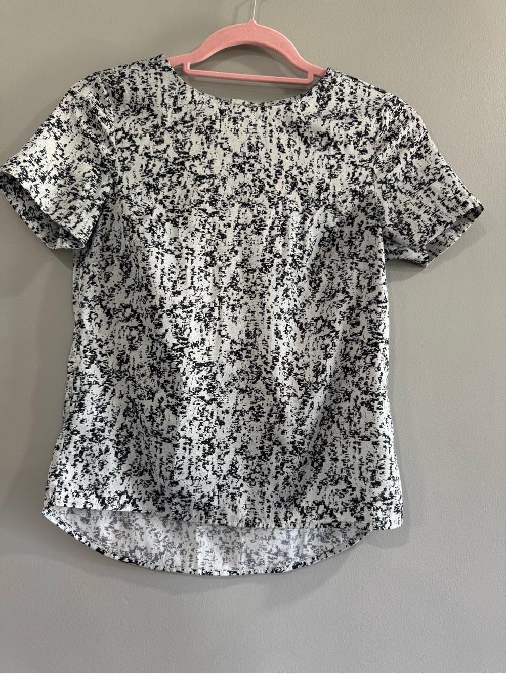 H&M Black and White Short Sleeve Printed Tee